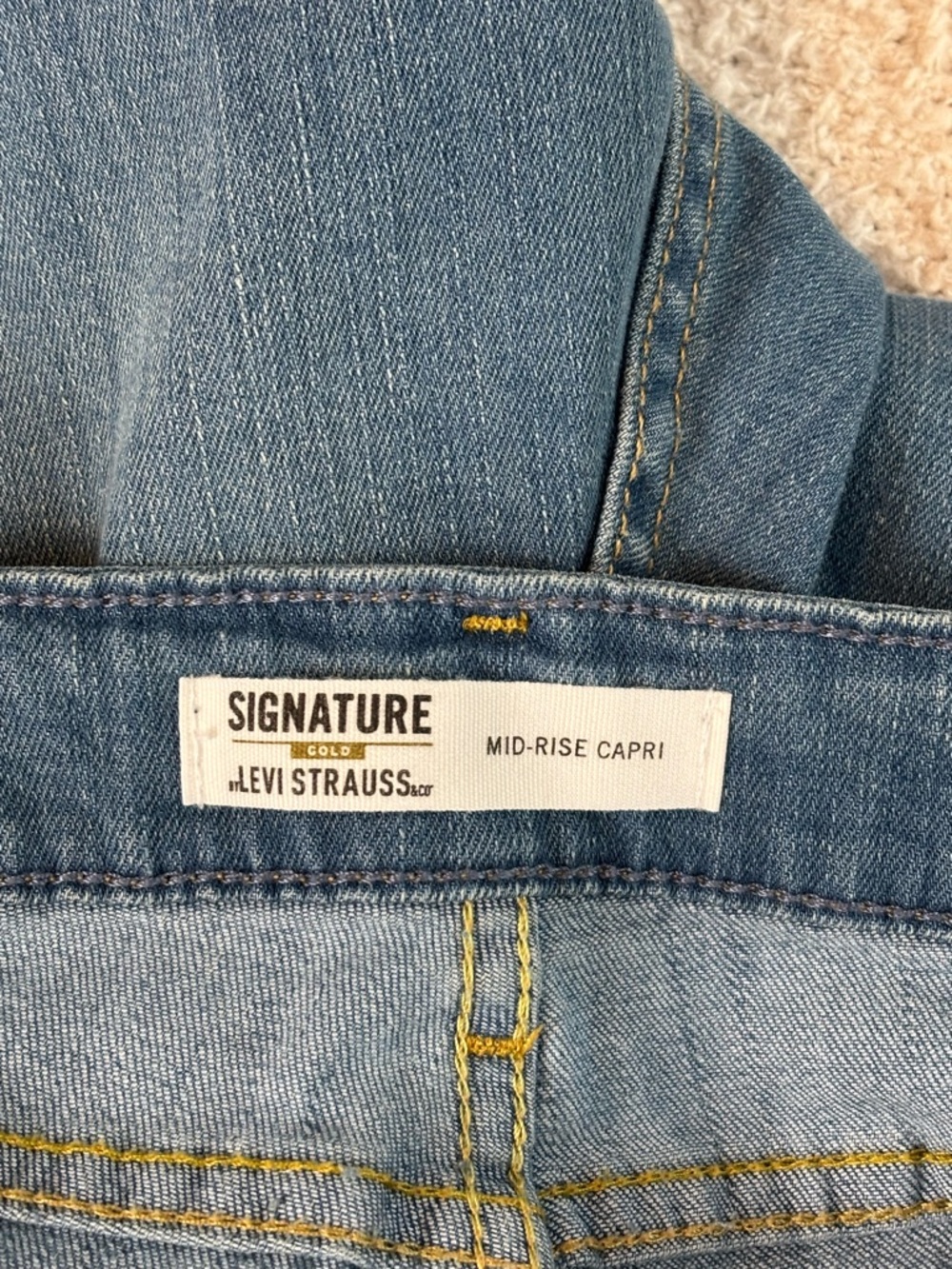 Levi Straus Capri Womens 16 Light Blue Gold Signature Mid Rise Capri Stretch - Picture 8 of 10